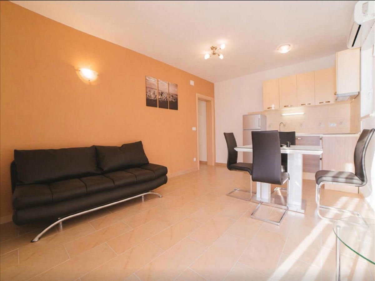 House Karlo Apartments Omiš Dış mekan fotoğraf